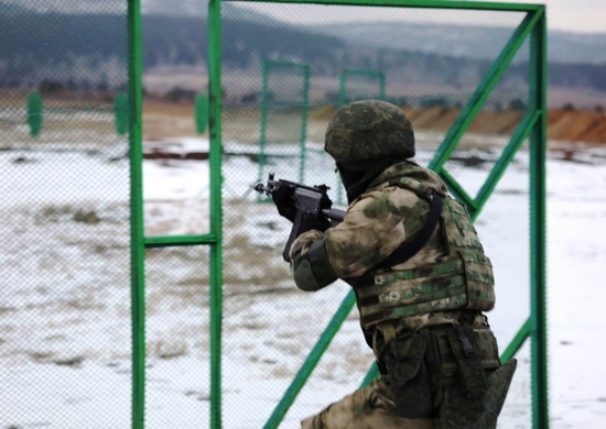 В Забайкалье  военнослужащие ВВО оттачивают навыки в выполнении упражнений армейской тактической стрельбы
