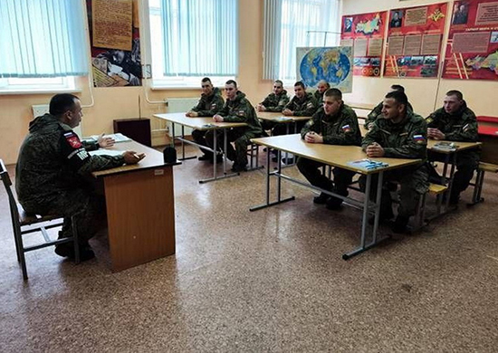 Военная полиция провела День правовых знаний в воинских частях Самарского гарнизона