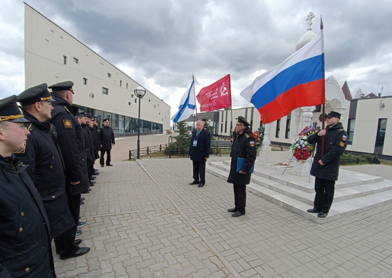 Военно-морские курсанты провели марш памяти по «Зелёному поясу Славы» в Ленинградской области