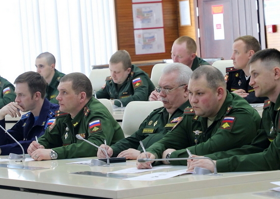 Военнослужащие Центрального военного округа в Екатеринбурге приняли участие в Диктанте Победы