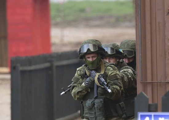 Военнослужащие ЦВО отразили нападение диверсантов условного противника в ходе тренировки