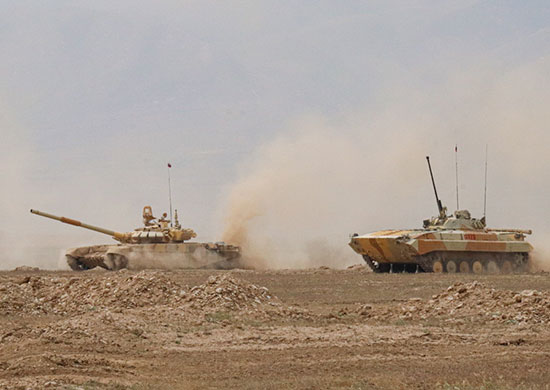 Военнослужащие России и Таджикистана при поддержке танков и артиллерии уничтожили условное НВФ на совместном учении