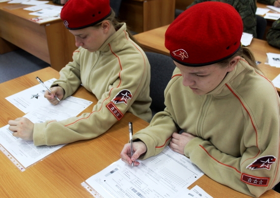 Военнослужащие ВВО на Сахалине и Курильских островах одни из первых написали «Диктант Победы»