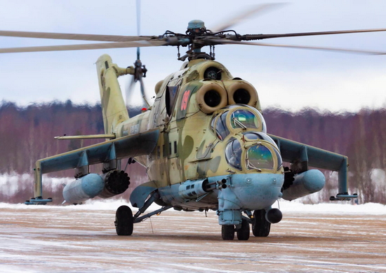 Военнослужащие ЗВО отработали задачи по наведению вертолетов на условные наземные и воздушные цели