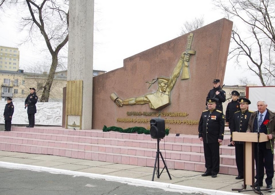 Военные моряки и ветераны отдали почести курсантам-подводникам, погибшим в годы Великой Отечественной войны