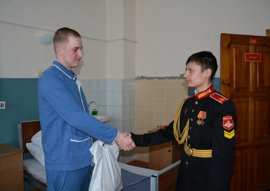 Воспитанники ЕкСВУ провели концерт для военнослужащих в военном госпитале Екатеринбурге