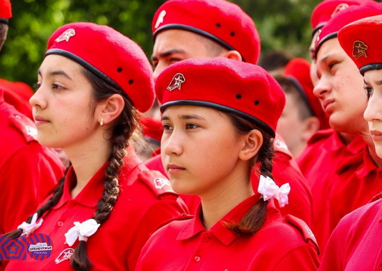 150 оренбургских школьников вступили в ряды Юнармии
