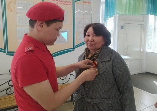 Юнармейцы Тувы приняли участие в акции «Георгиевская ленточка»