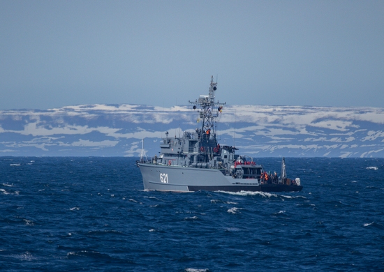 Корабельная тральная группа Северного флота  проводит учения в морских полигонах Баренцева моря