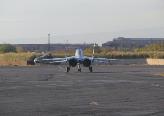 Летчики ЮВО в Армении выполнили план полетов в зимнем периоде обучения