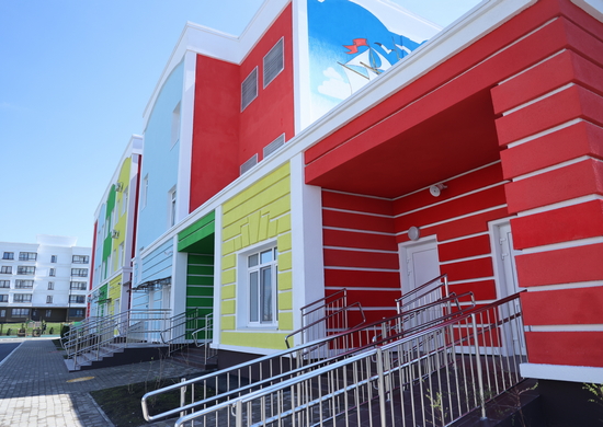 Минобороны России завершило строительство в Мариуполе нового детского сада, построит новую школу и филиал Нахимовского училища
