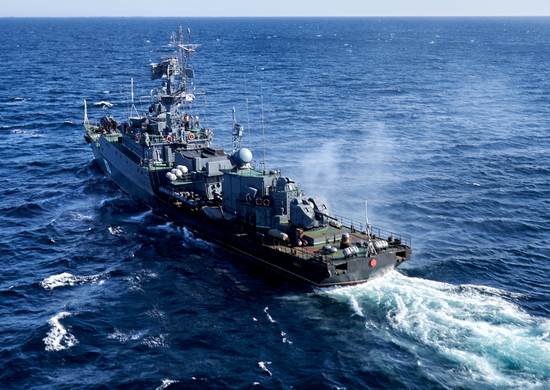 МПК «Нарьян-Мар» Северного флота отразил воздушное нападение условного противника на учении в Белом море
