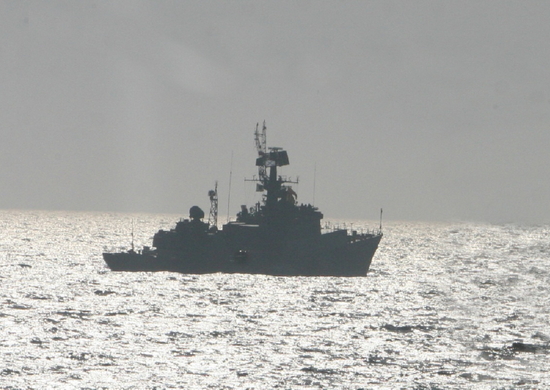 На Тихоокеанском флоте экипажи малых противолодочных кораблей провели противолодочное зачётное тактическое учение