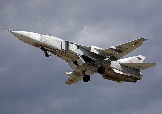 На Урале экипажи Су-24 ЦВО учились наносить бомбовые удары
