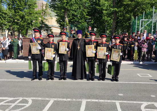 Последний звонок прозвенел для выпускников Екатеринбургского суворовского военного училища