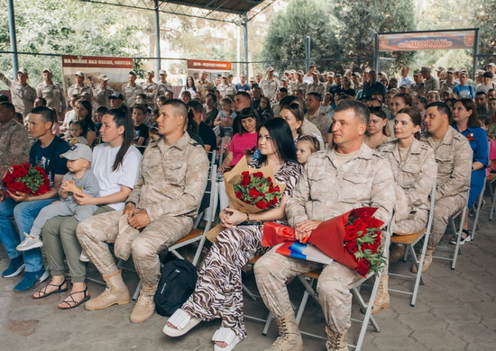 Творческий коллектив ВКС выступил с концертной программой для военнослужащих ЦВО в Таджикистане