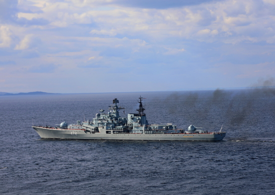 В Баренцевом море экипаж эсминца «Адмирал Ушаков» провел учение по противовоздушной обороне