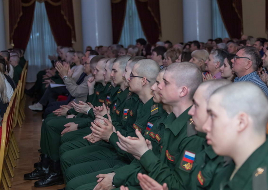 В Центральном Доме Российской Армии выступили артисты Московского Губернского театра