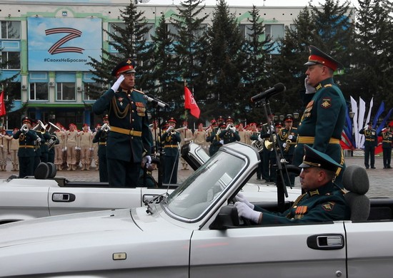В честь 78-й годовщины  Победы Советского народа в Великой Отечественной войне в Белогорске Амурской области состоялся парад с участием около 950 человек