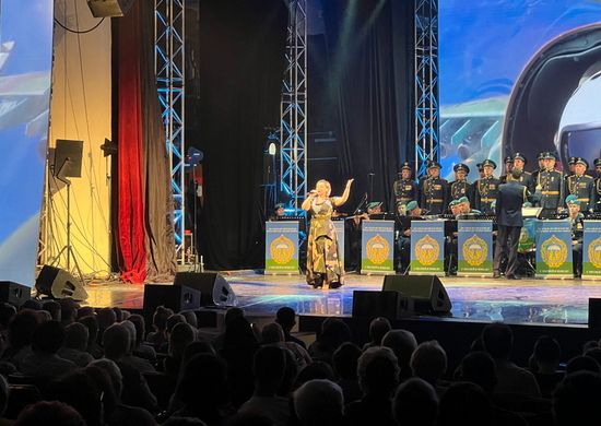 В Самаре на всеармейском фестивале выступили первые шесть военных ансамблей песни и пляски различных видов и родов войск