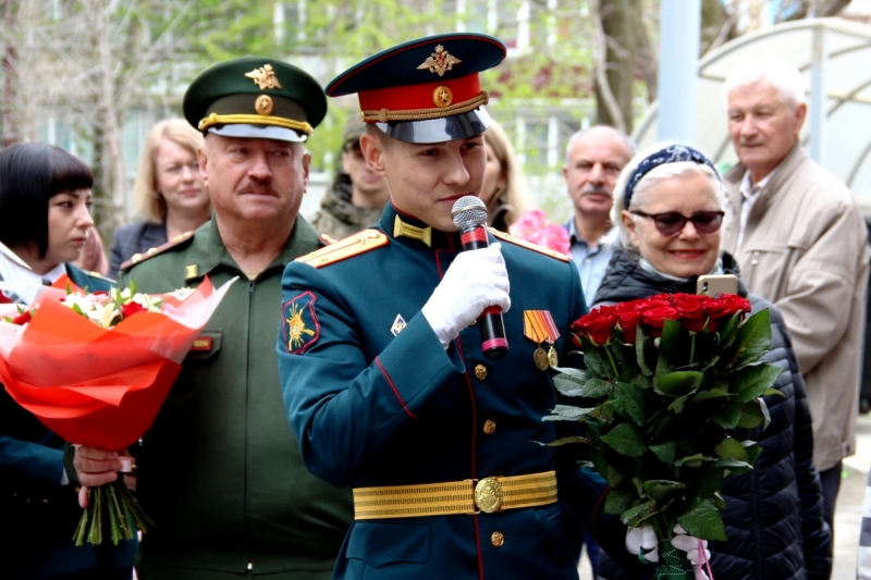 Военнослужащие армейского корпуса ВВО на Сахалине поздравили ветерана Великой Отечественной войны со 101 Днём рождения