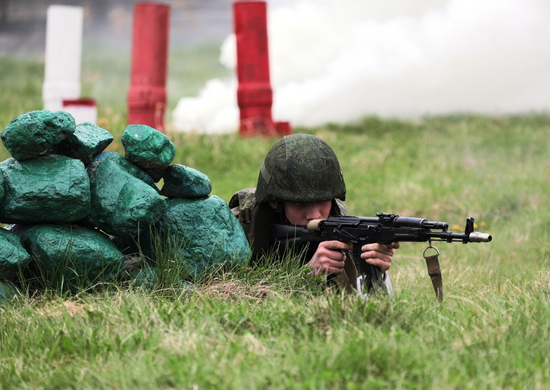 Военнослужащие армейского корпуса ВВО на Сахалине совершенствуют навыки ведения боевых действий в населённом пункте