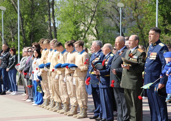 Военнослужащие дальней авиации почтили память павших в Великой Отечественной войне в мемориальном парке «Памяти героев-авиаторов»