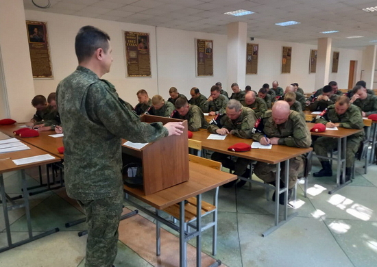 Военнослужащие военной полиции ЦВО завершили сдачу нормативов на классность в Челябинской области