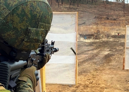 Военнослужащие ВВО в Забайкалье совершенствуют навыки в выполнении упражнений армейской тактической стрельбы