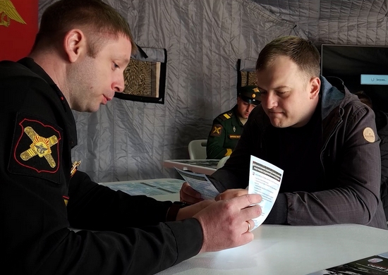 За месяц пункт отбора на военную службу по контракту Восточного военного округа принял более  150 заявлений от жителей города Белогорска Амурской области