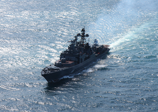 Большой противолодочный корабль «Североморск» выполнил учебно-боевые задачи в Баренцевом море