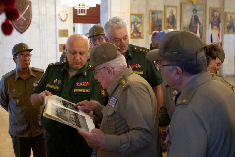 Делегация Вооруженных Сил Кубы посетила Военную академию Генерального штаба ВС РФ