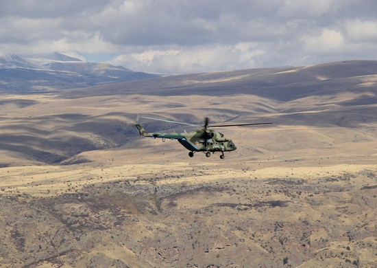 Экипажи ЮВО совершили учебные вылеты в небе Армении