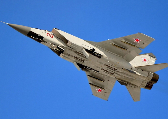 Экипажи МиГ-31БМ ЦВО отработали перехват скоростных целей в Пермском крае