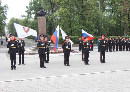 Юбилейный выпуск воспитанников суворовского военного училища состоялся в Екатеринбурге