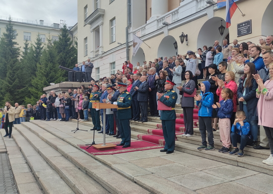 Юбилейный выпуск воспитанников суворовского военного училища состоялся в Екатеринбурге