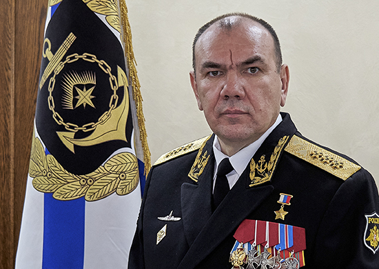 Командующий Северным флотом поздравил воинов-североморцев  с Днём России