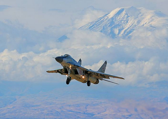 Летчики ЮВО приняли участие в учебно-тренировочных полетах в небе Армении