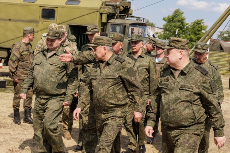 Министр обороны РФ проверил арсеналы хранения вооружения и выполнение гособоронзаказа в Омской области