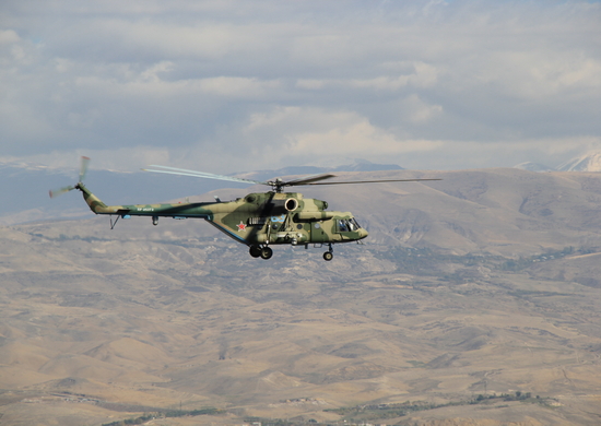 На авиабазе ЮВО в Армении состоялись командирские полеты