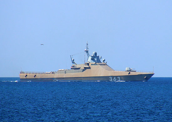 На Черноморском флоте экипаж патрульного корабля «Павел Державин» выполнил элементы специальной курсовой задачи К-2
