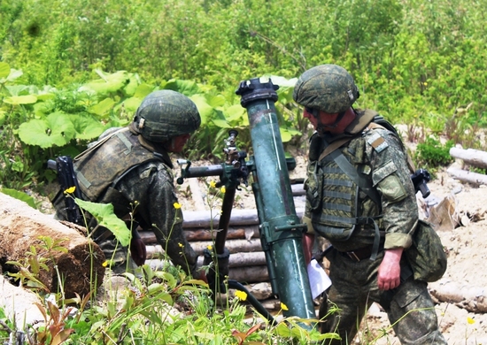 На Сахалине военнослужащие ВВО, заключившие первые контракты,  осваивают стрельбу из 120-мм миномётов «Сани»