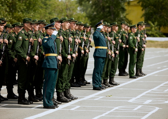 Новобранцы отдельной железнодорожной бригады ЦВО приведены к Военной Присяге в Екатеринбурге