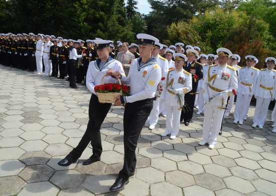 В Черноморском высшем военно-морском училище состоялся выпуск офицеров и мичманов