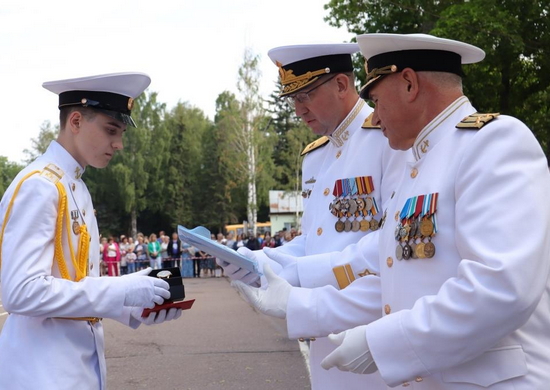 В Кронштадте состоялся выпуск морских кадет