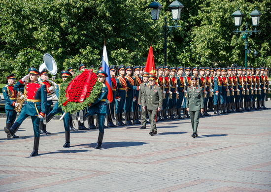 В Москве прошла двухсторонняя встреча военных делегаций сухопутных войск Объединенных Арабских Эмиратов и России