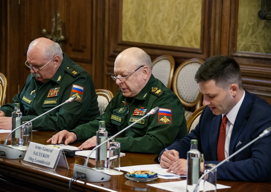 В Москве прошла двухсторонняя встреча военных делегаций сухопутных войск Объединенных Арабских Эмиратов и России