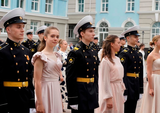 В Нахимовском военно-морском училище состоялся 75-й выпуск воспитанников