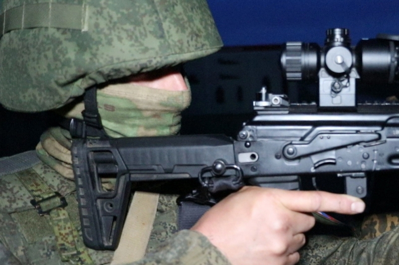 В Приамурье добровольцы и военнослужащие Восточного военного округа выполнили ночные стрельбы с использованием специальных приборов