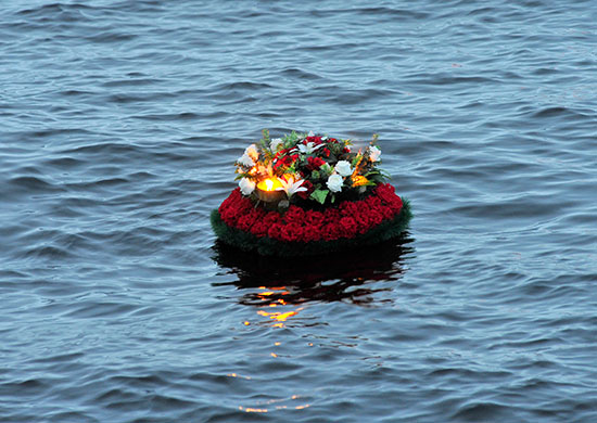 Военнослужащие Северного флота почтили память моряков, погибших в годы Великой Отечественной войны
